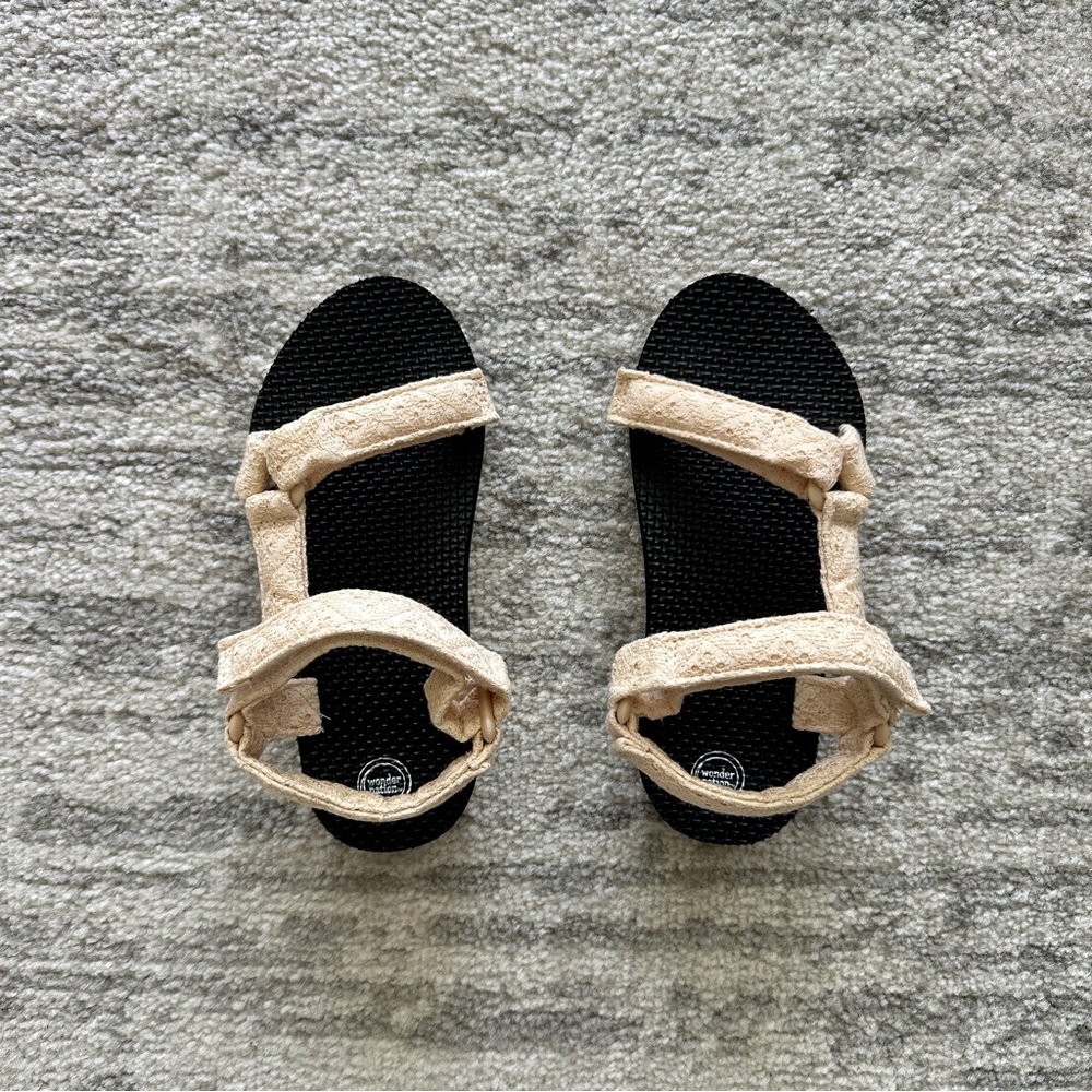KIDS: sandals